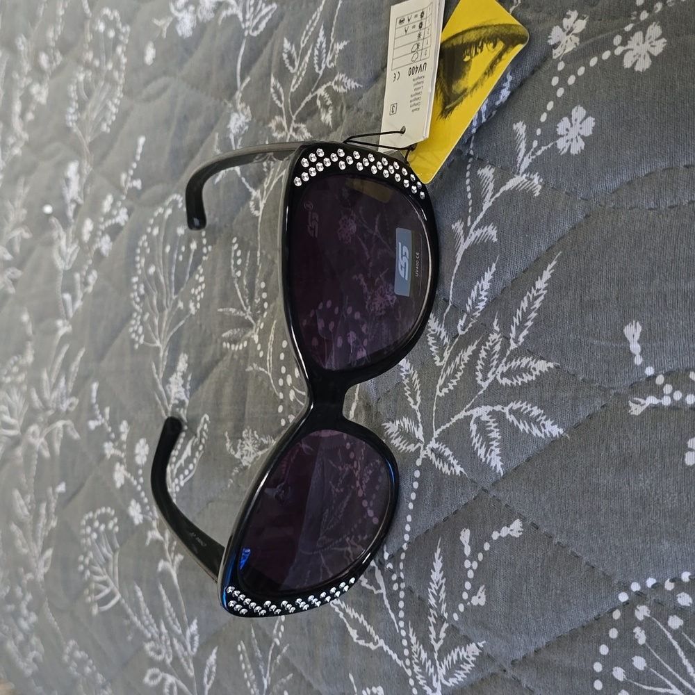 Women sunglasses! Get em now